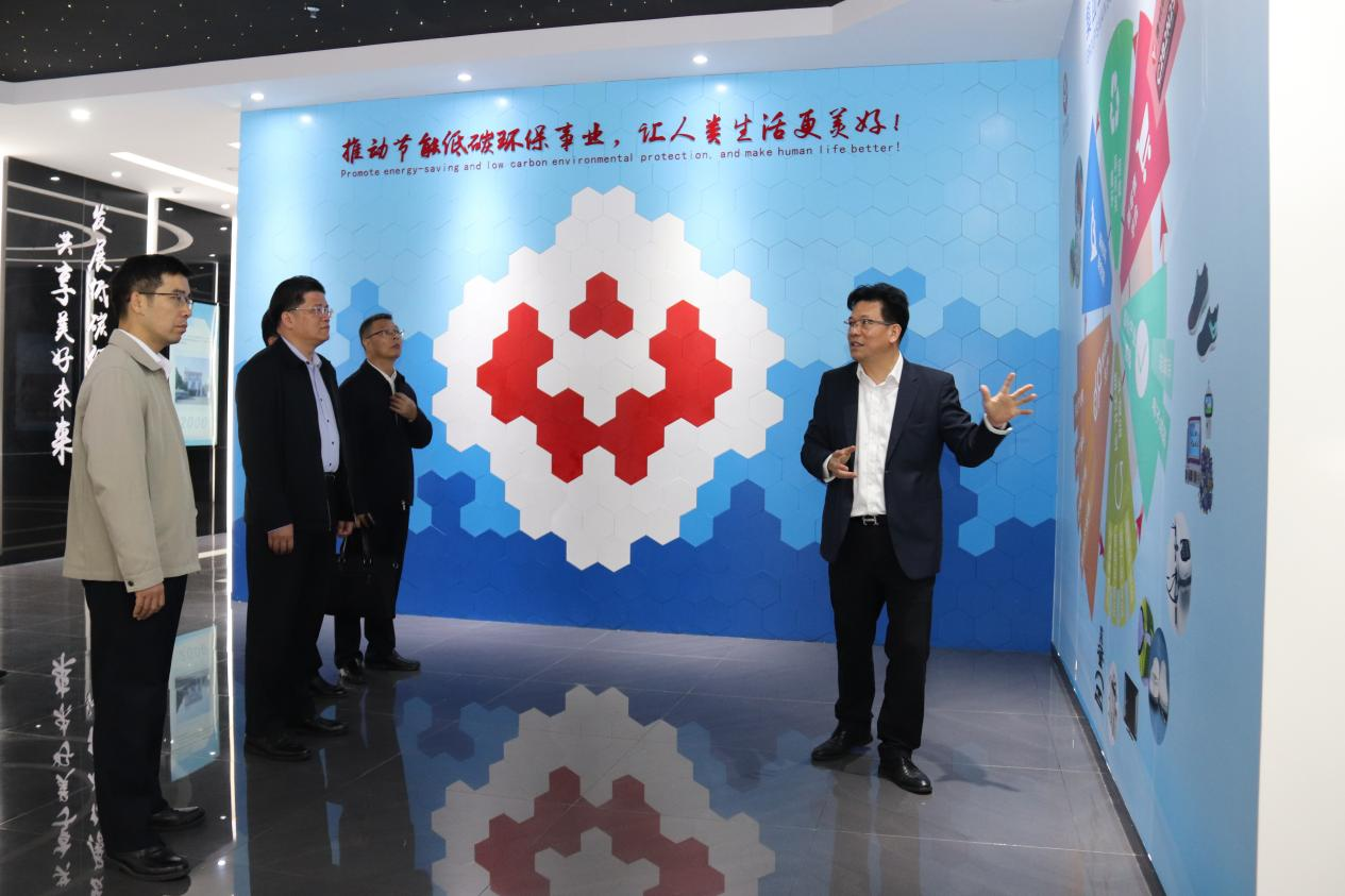 國(guó)立科技邵鑒棠董事長(zhǎng)接待恩平市市委書記黎沛榮、市長(zhǎng)賴惠鎮(zhèn)一行調(diào)研國(guó)立科技節(jié)能低碳環(huán)保新材料產(chǎn)業(yè)